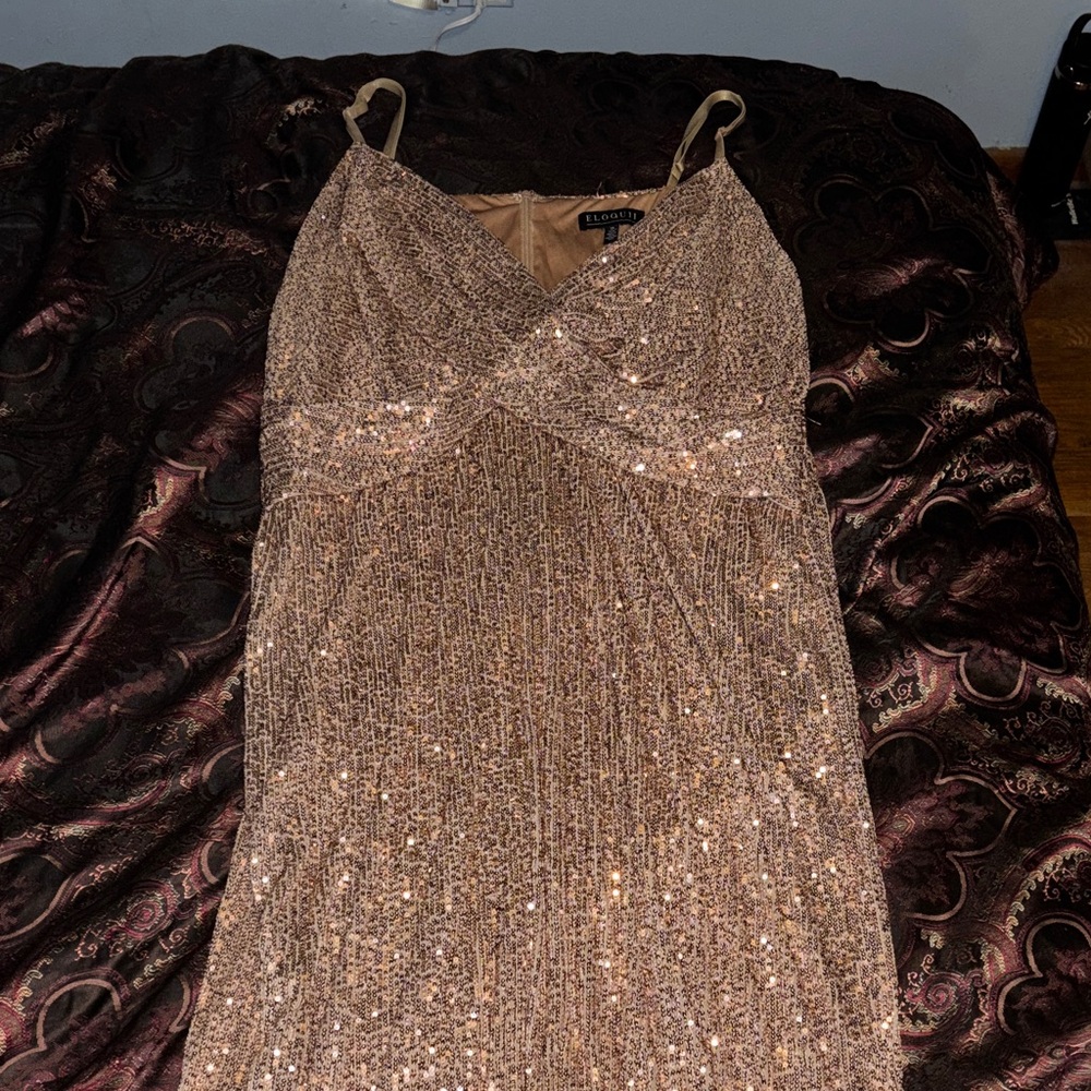 Elegant Sequin Dress in Gold